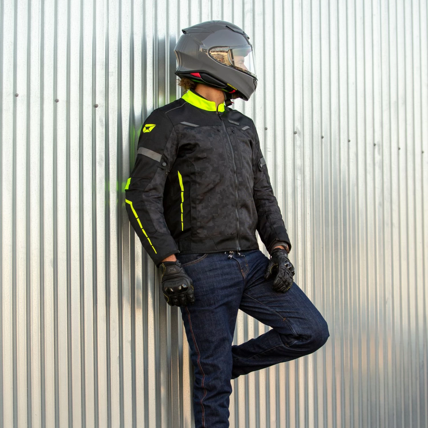 Men's Aero-Tec Jacket - Image 14