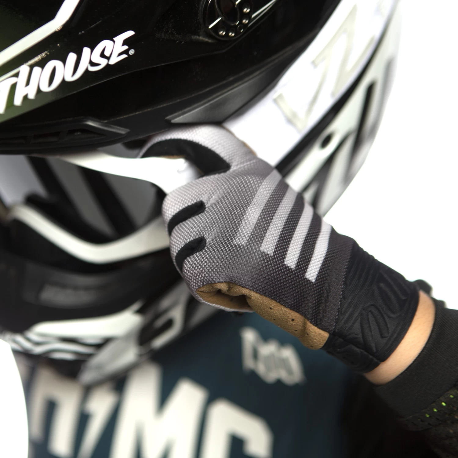 FASTHOUSE Youth Blitz Fader Glove - Image 4